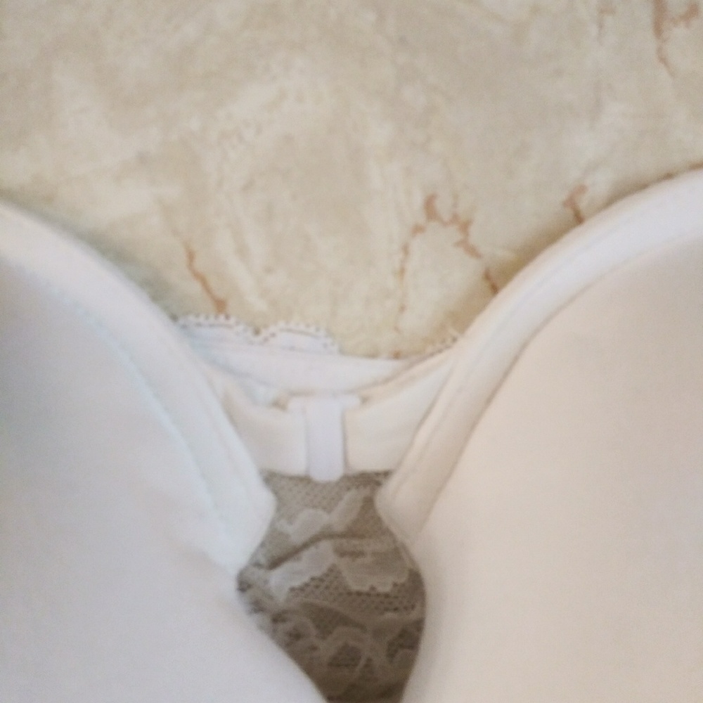 VS bra - Picture 2 of 4